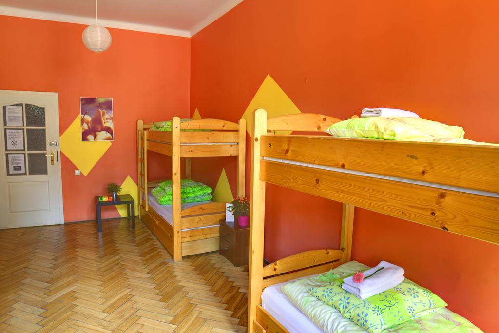 Tutti Frutti Hostel Краків Екстер'єр фото