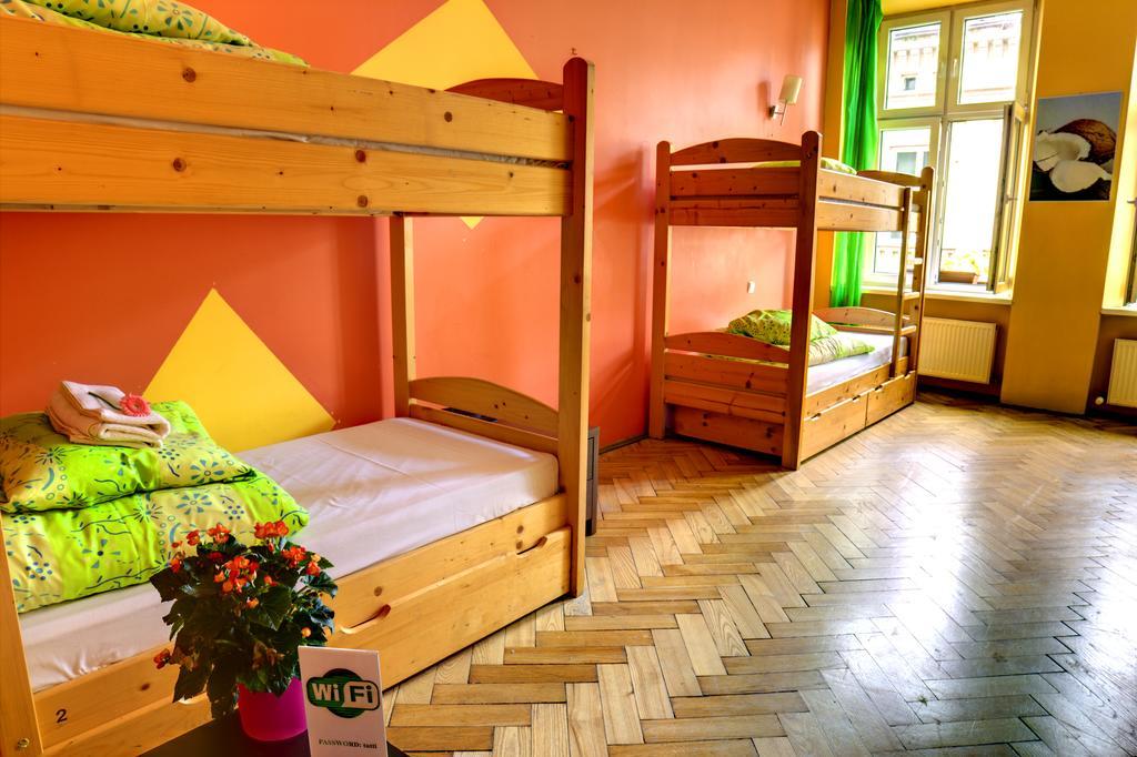 Tutti Frutti Hostel Краків Екстер'єр фото